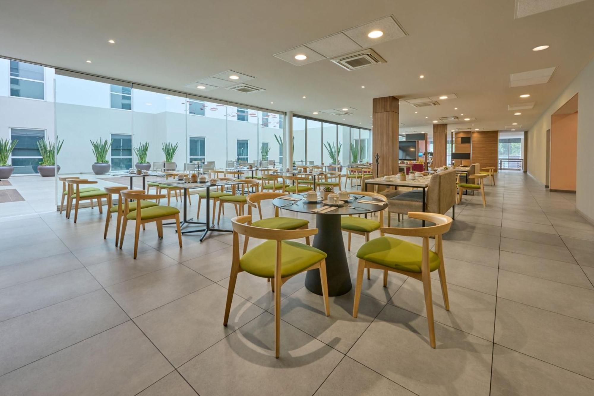City Express Plus By Marriott Ciudad De Mexico Insurgentes Sur Bagian luar foto
